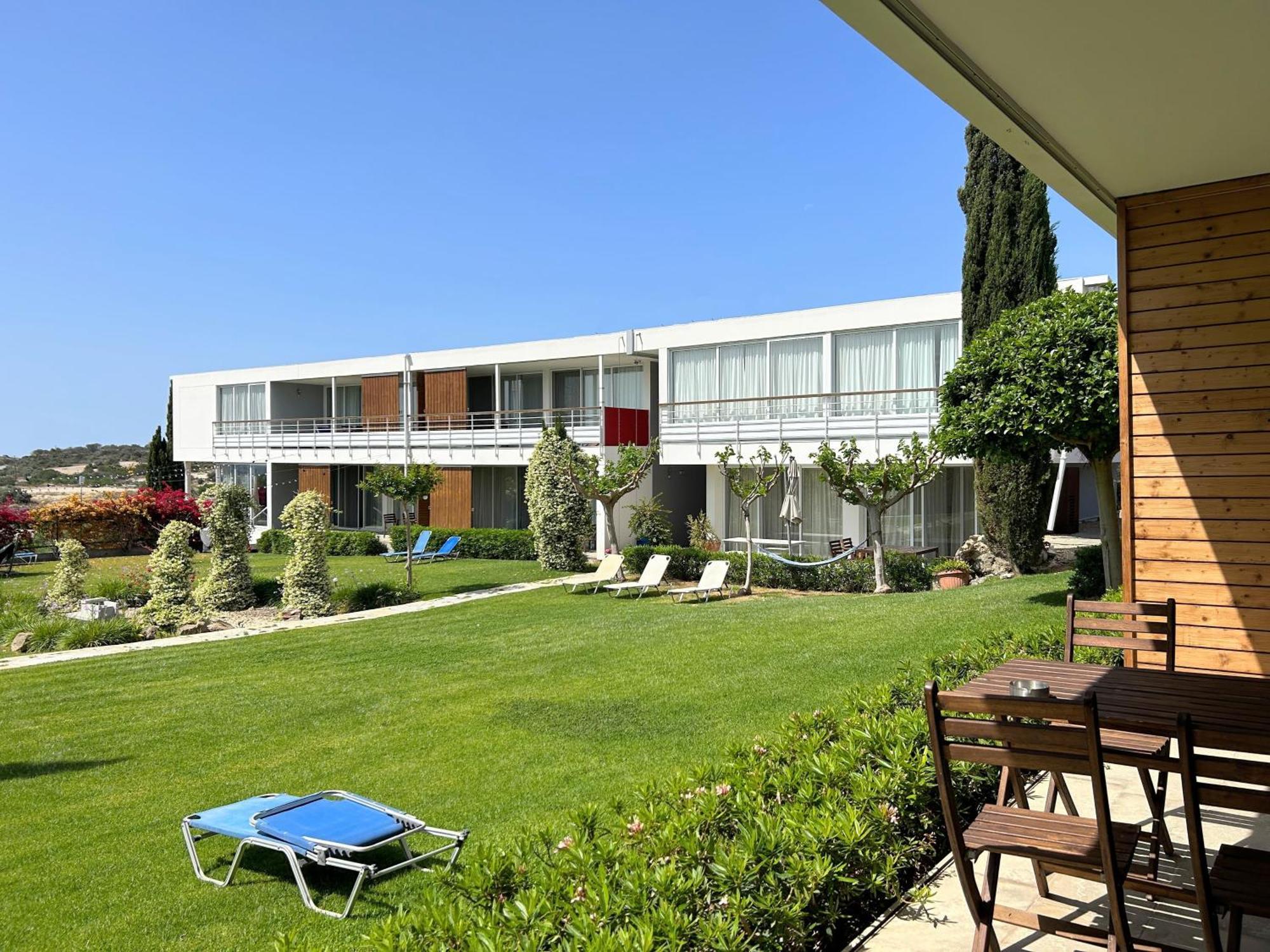 Art By Praxis Apartment Governors Beach Exterior photo