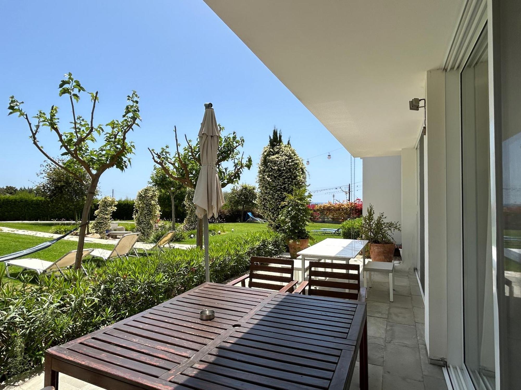 Art By Praxis Apartment Governors Beach Exterior photo