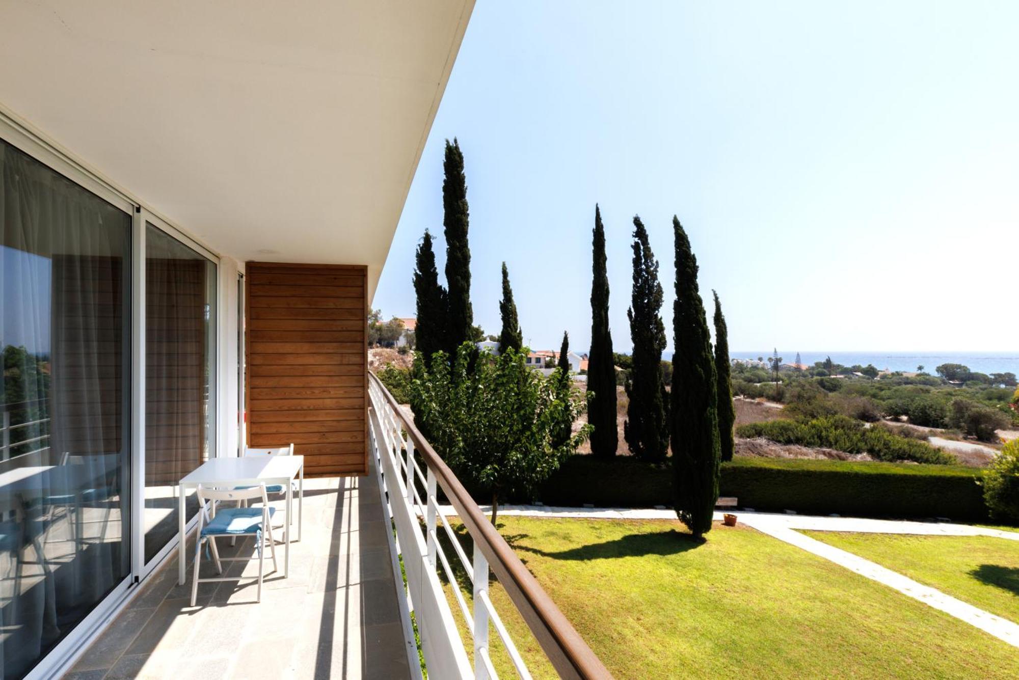Art By Praxis Apartment Governors Beach Exterior photo