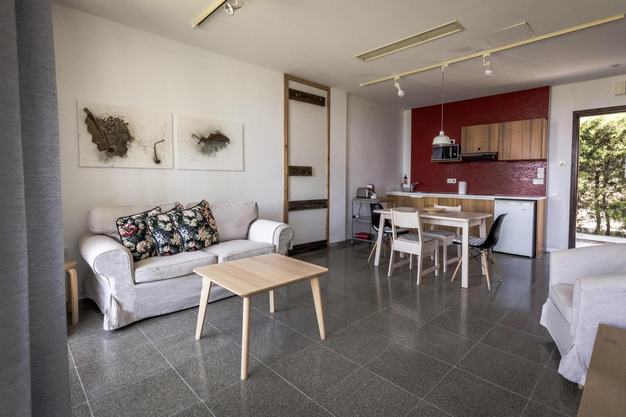 Art By Praxis Apartment Governors Beach Exterior photo